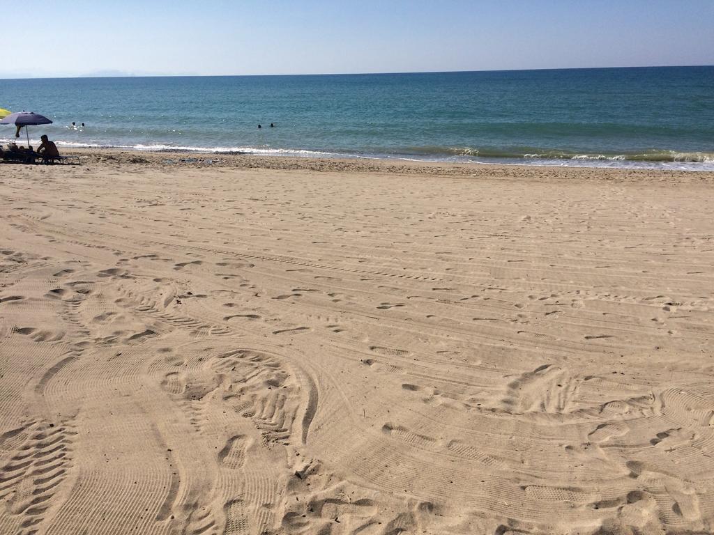 Casa Vacanza Paradise Vicino Cefalu Con Servizio Di Piscina A 3 Chilometri Apartment Campofelice Di Roccella Ngoại thất bức ảnh