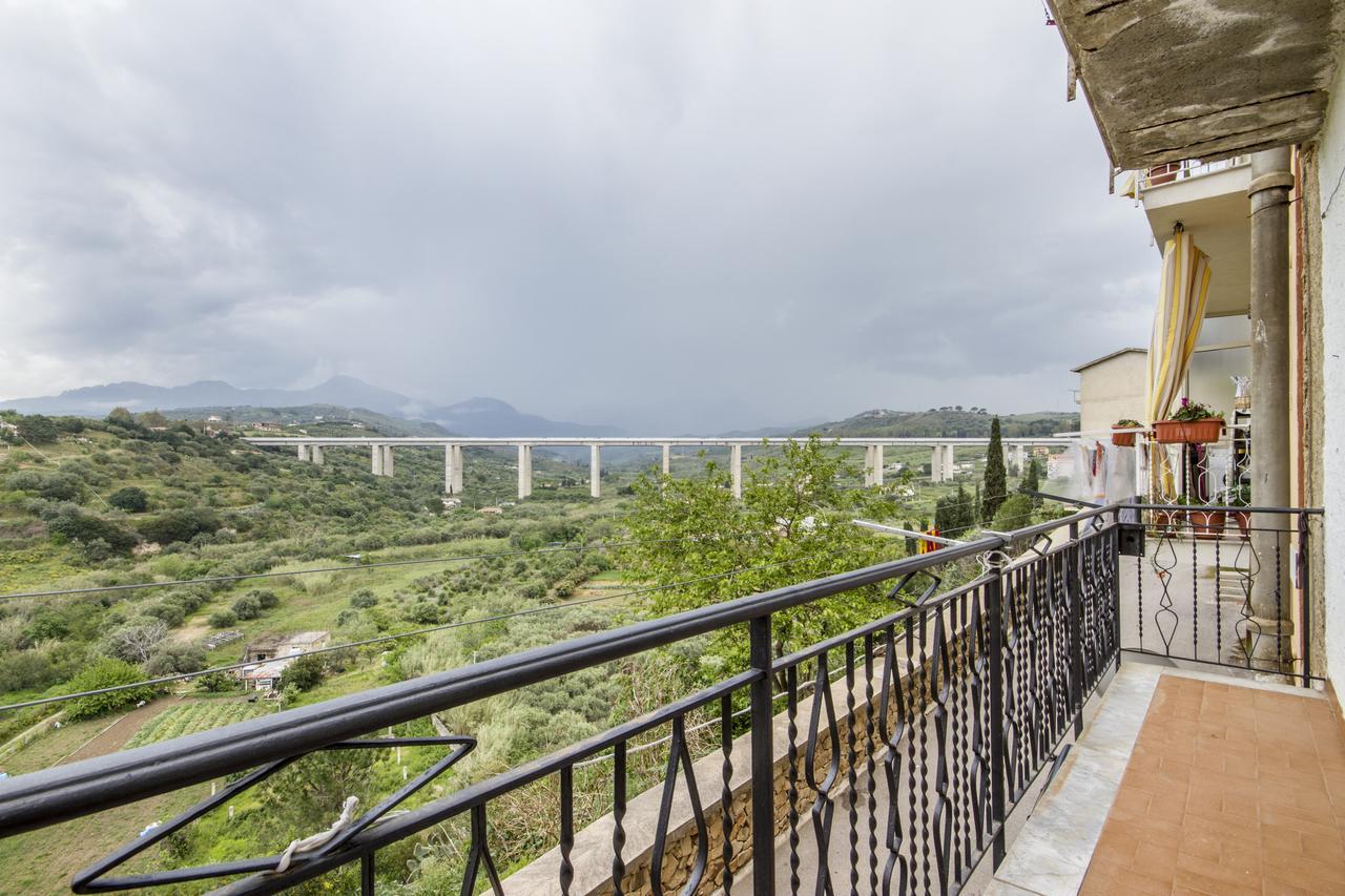Casa Vacanza Paradise Vicino Cefalu Con Servizio Di Piscina A 3 Chilometri Apartment Campofelice Di Roccella Ngoại thất bức ảnh