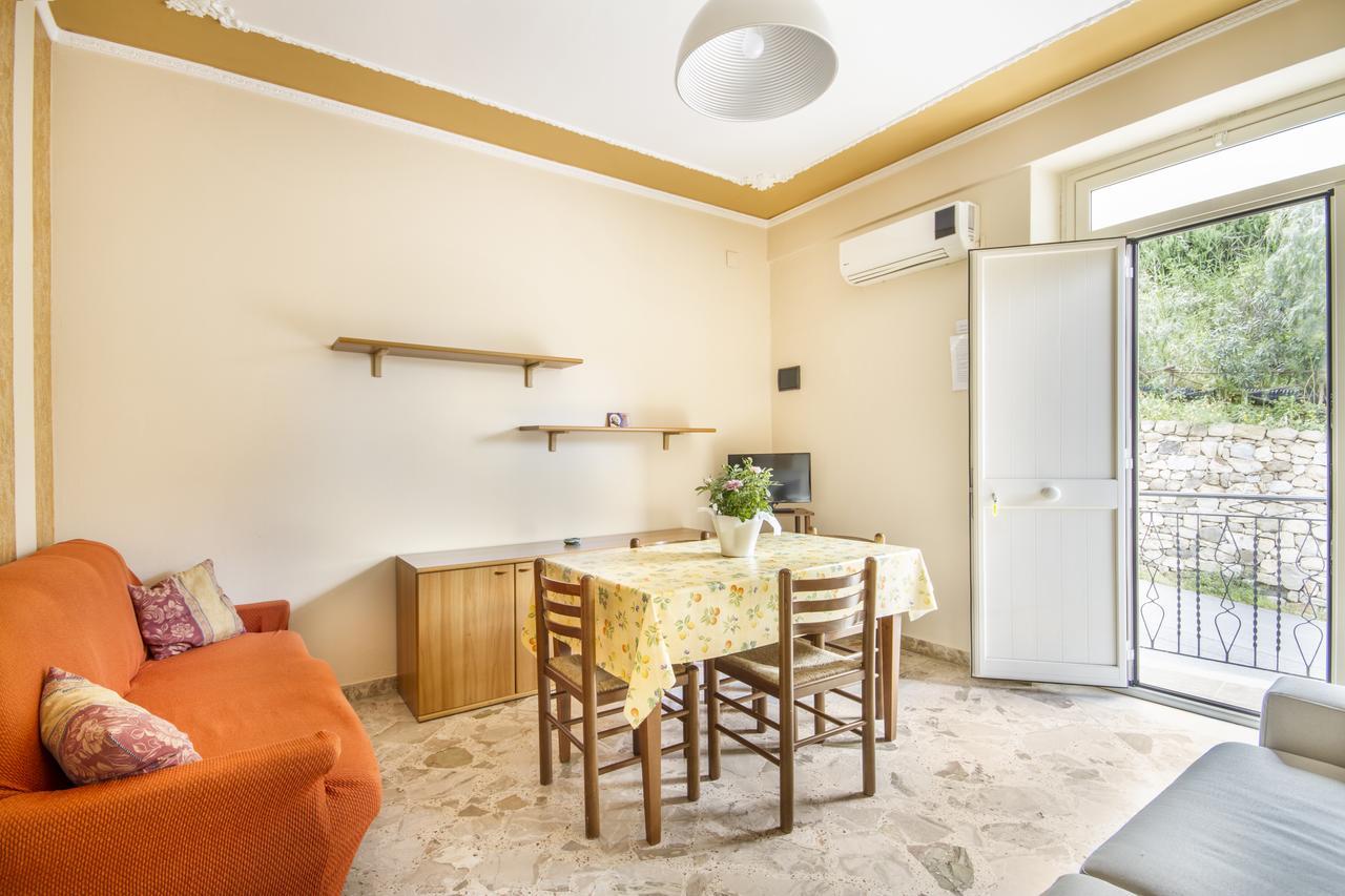 Casa Vacanza Paradise Vicino Cefalu Con Servizio Di Piscina A 3 Chilometri Apartment Campofelice Di Roccella Ngoại thất bức ảnh