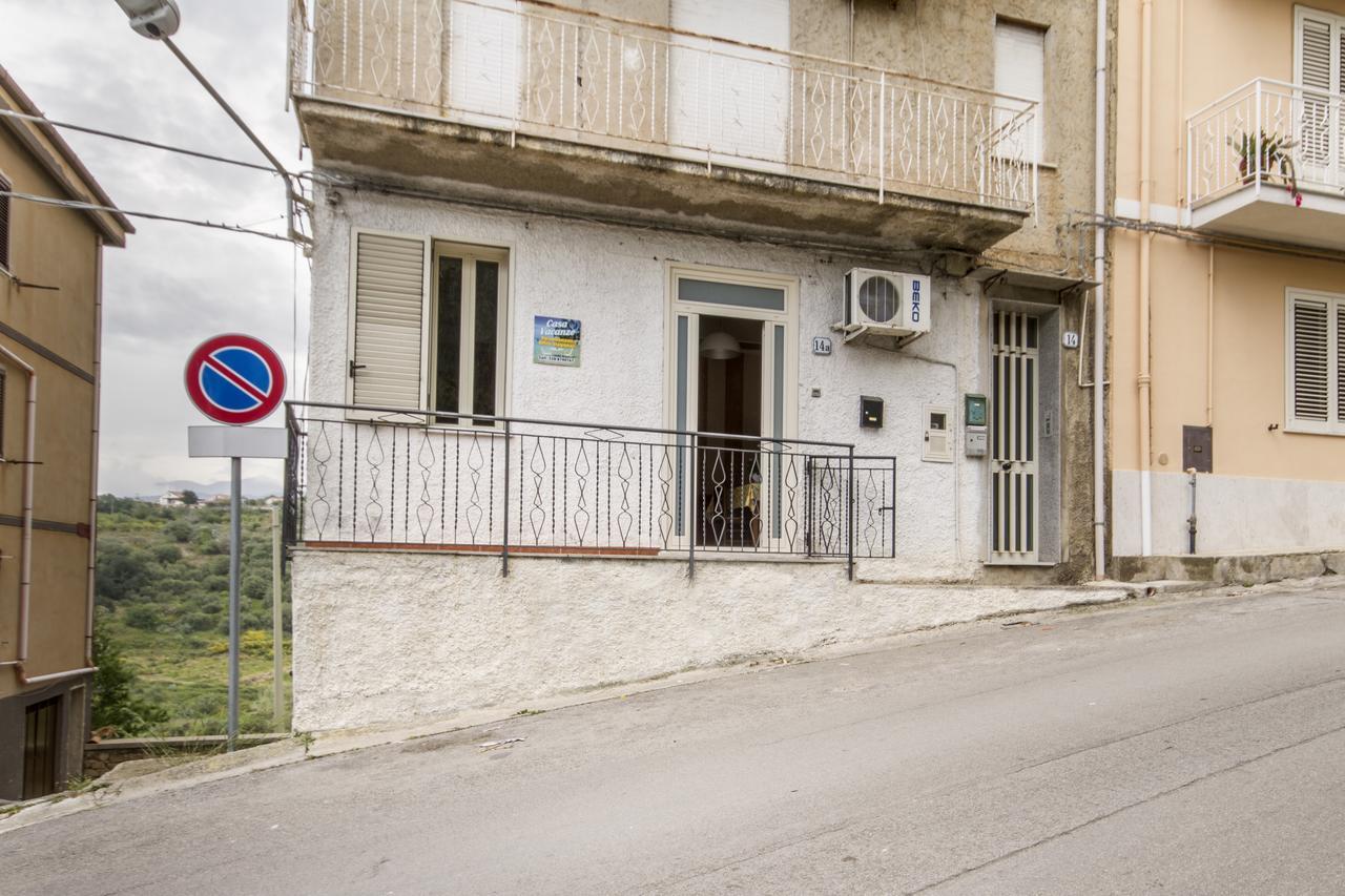 Casa Vacanza Paradise Vicino Cefalu Con Servizio Di Piscina A 3 Chilometri Apartment Campofelice Di Roccella Ngoại thất bức ảnh